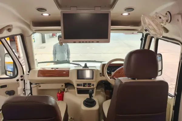 15 seater maharaja tempo traveller