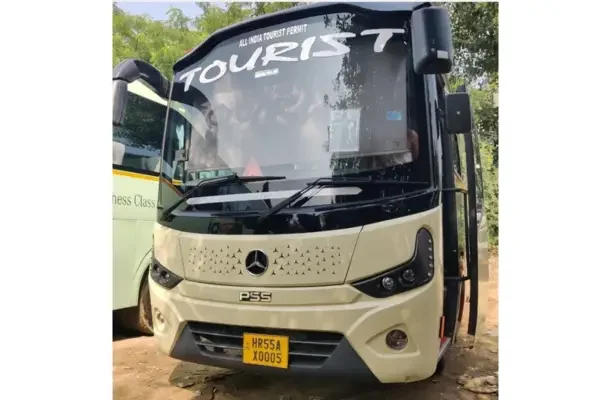 45 seater bus hire in Delhi